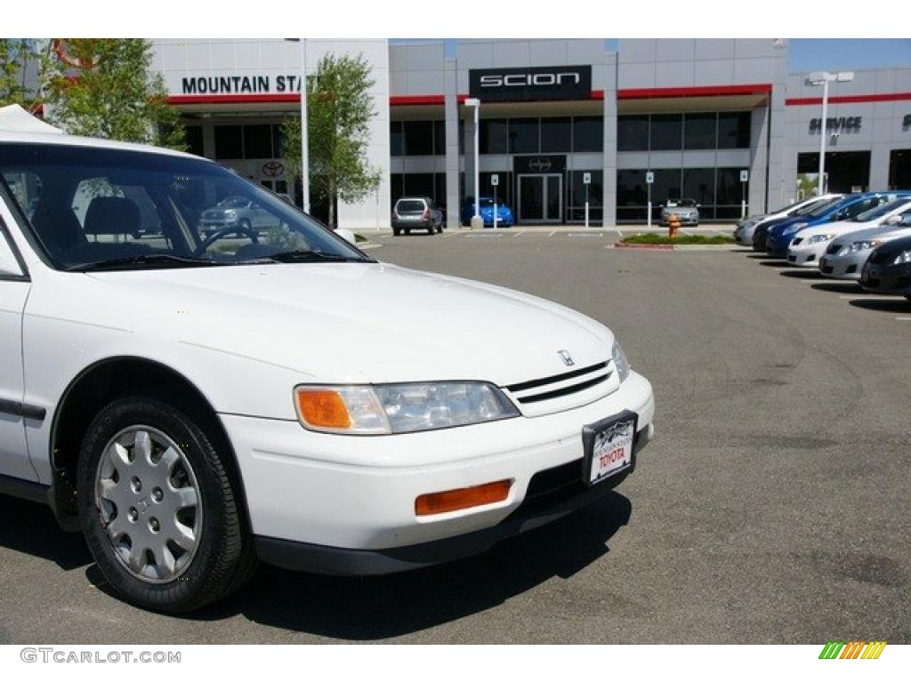 1995 Accord LX Wagon - Frost White / Beige photo #31