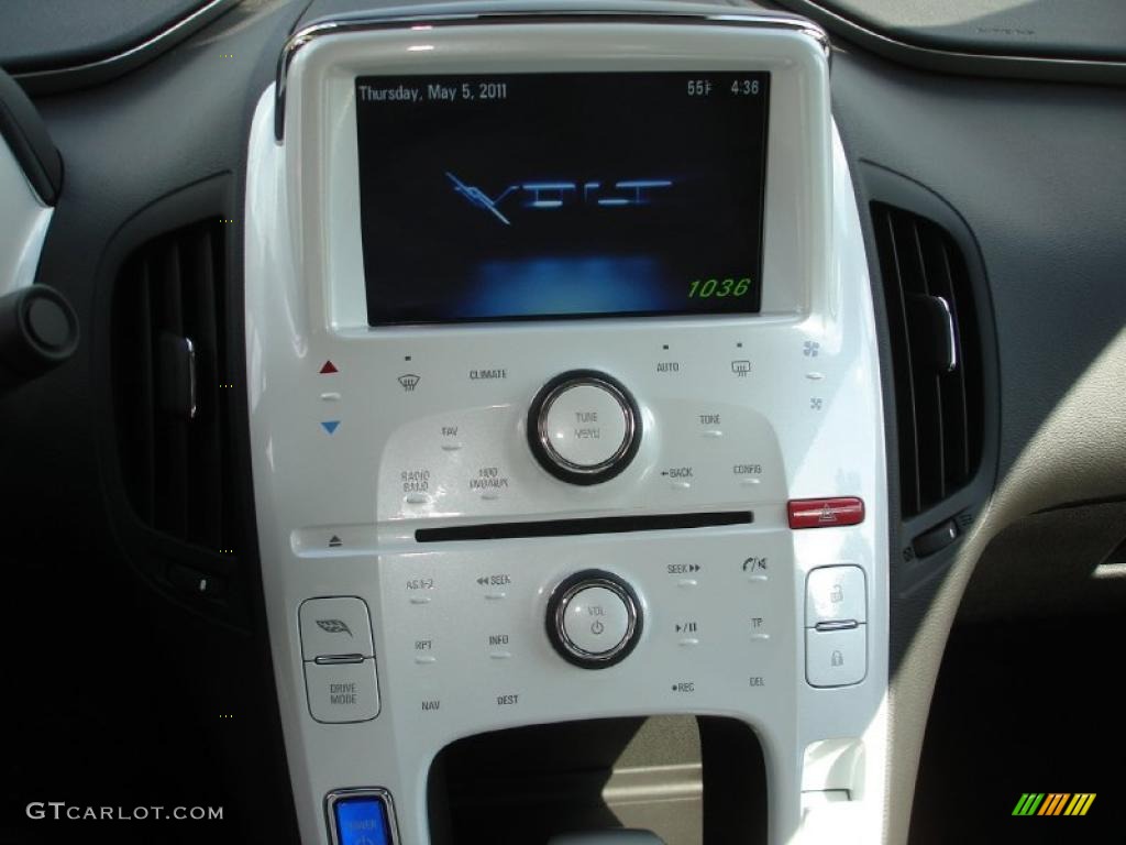 2011 Chevrolet Volt Hatchback Controls Photo #49161158
