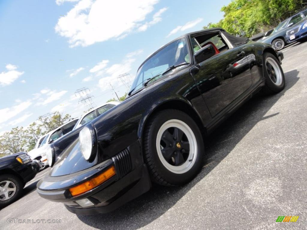 Black Porsche 911