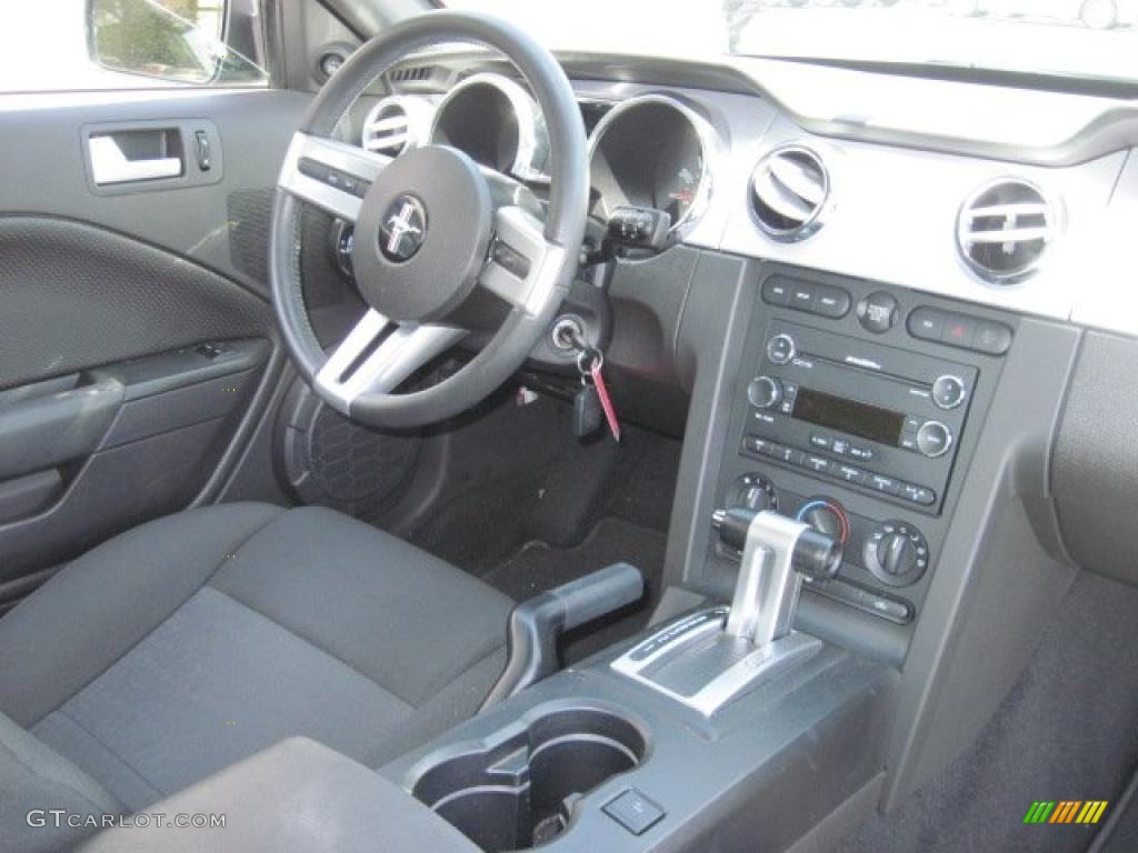 2008 Mustang V6 Premium Coupe - Brilliant Silver Metallic / Dark Charcoal photo #6