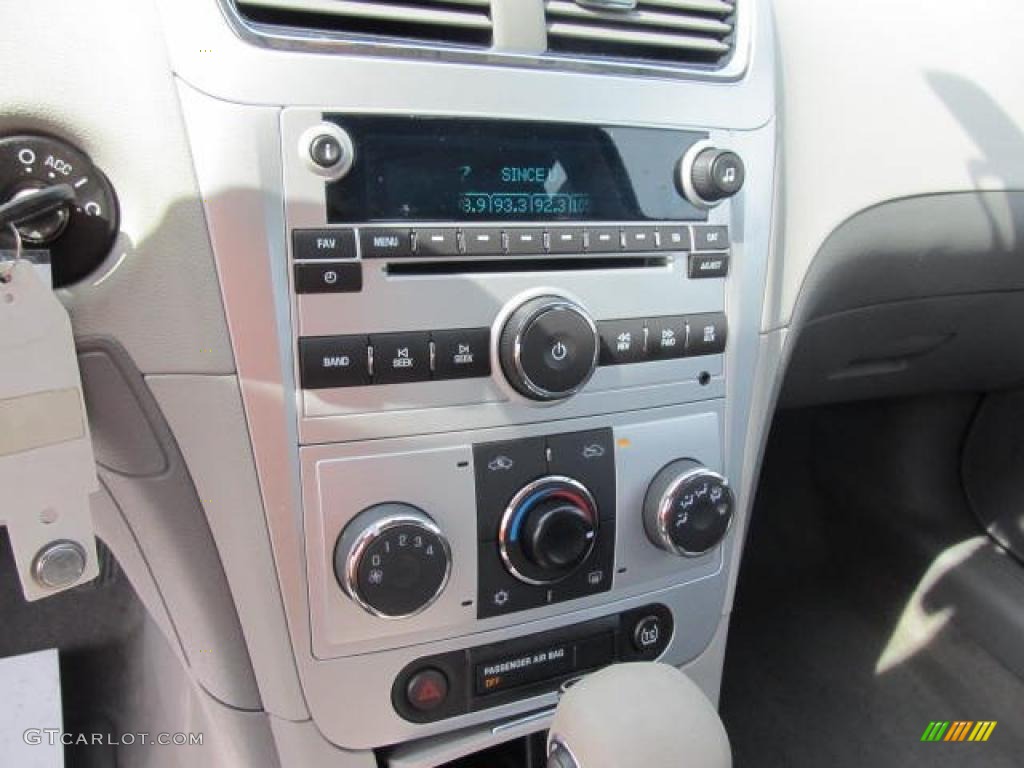 2011 Chevrolet Malibu LT Controls Photo #49167644