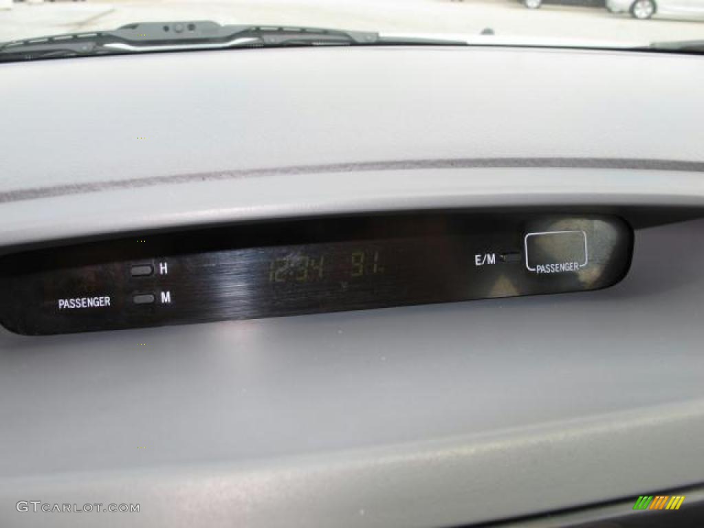 2004 Camry LE - Lunar Mist Metallic / Stone photo #23