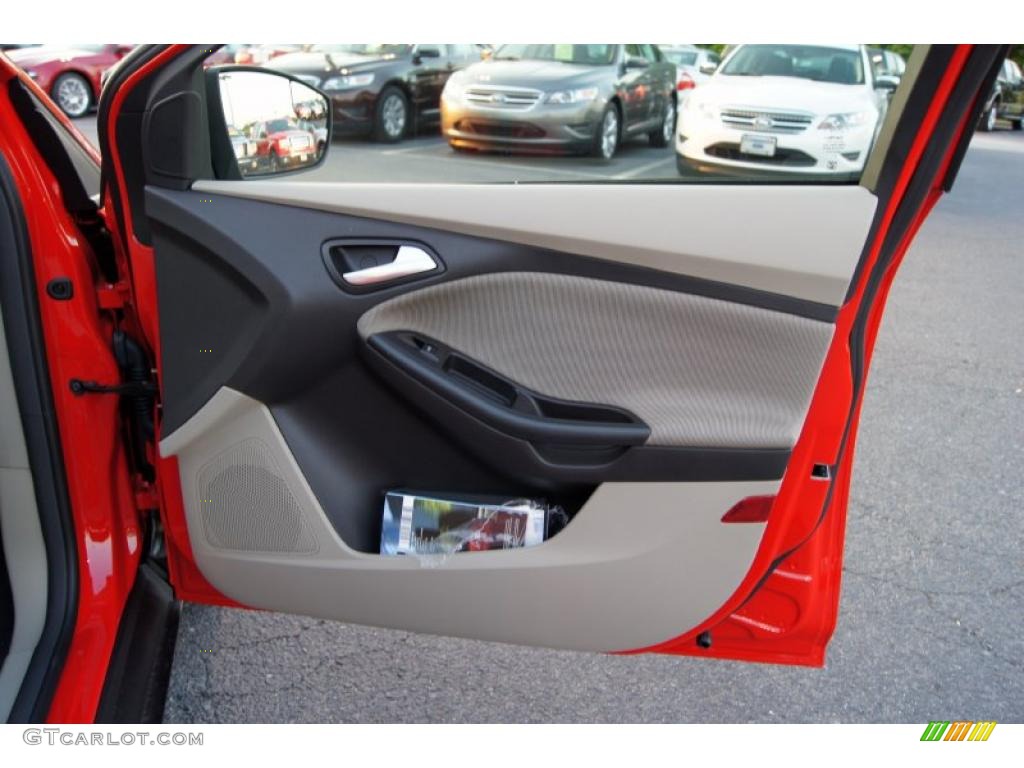 2012 Ford Focus SE Sedan Stone Door Panel Photo #49168151