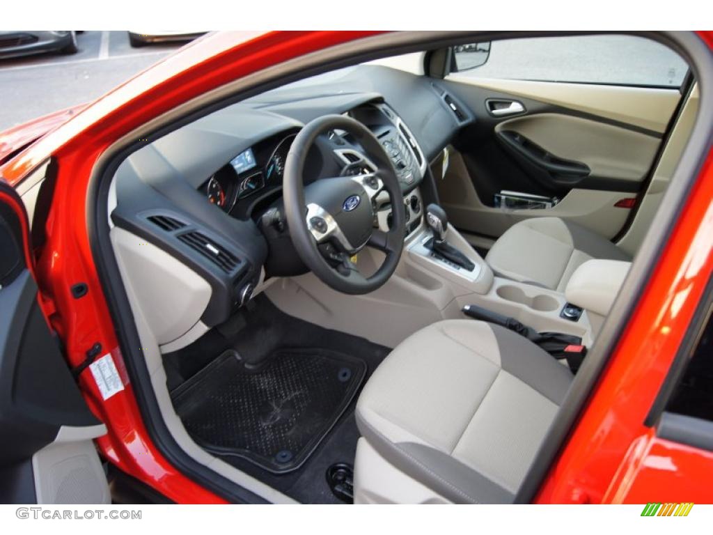 Stone Interior 2012 Ford Focus SE Sedan Photo #49168250