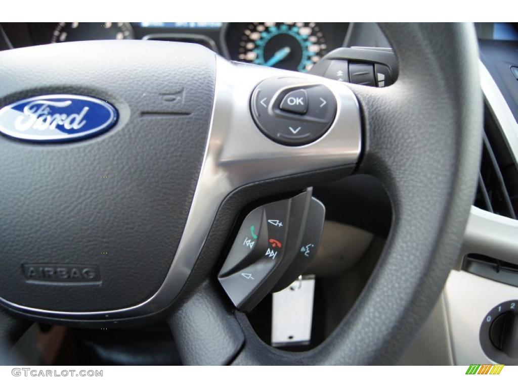2012 Ford Focus SE Sedan Controls Photo #49168298