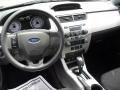 Black - Focus SE Sedan Photo No. 7