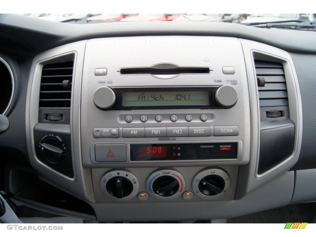 2006 Toyota Tacoma V6 Double Cab 4x4 Controls Photo #49170533