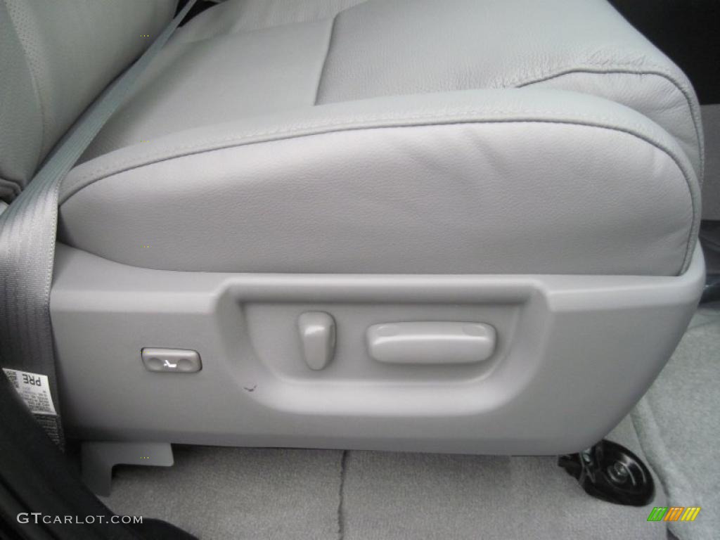 2011 Tundra Platinum CrewMax 4x4 - Black / Graphite Gray photo #18