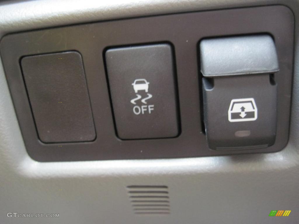 2011 Tundra Platinum CrewMax 4x4 - Black / Graphite Gray photo #24