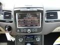 2011 Volkswagen Touareg TDI Sport 4XMotion Controls