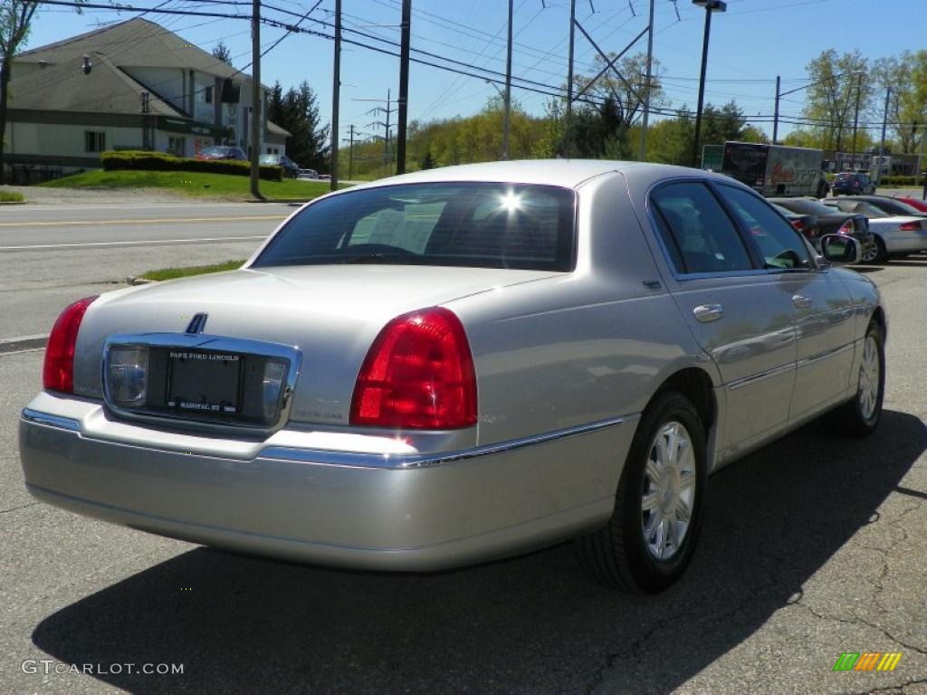 Silver Birch Metallic 2010 Lincoln Town Car Signature Limited Exterior Photo #49174778