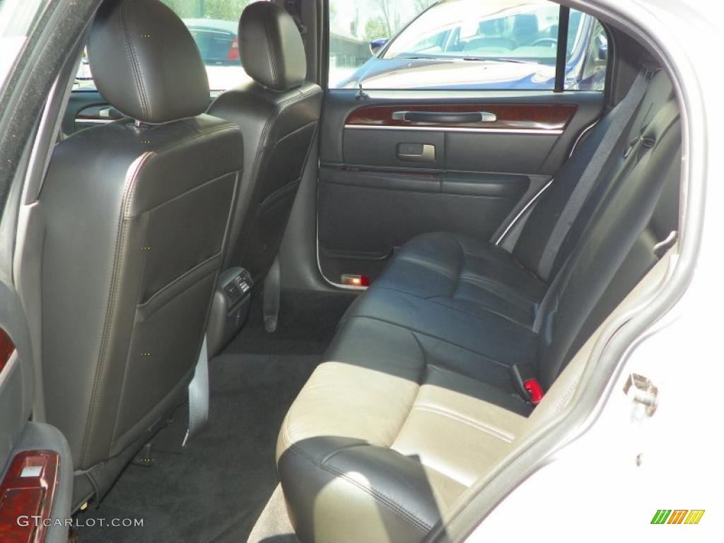 Black Interior 2010 Lincoln Town Car Signature Limited Photo #49174823