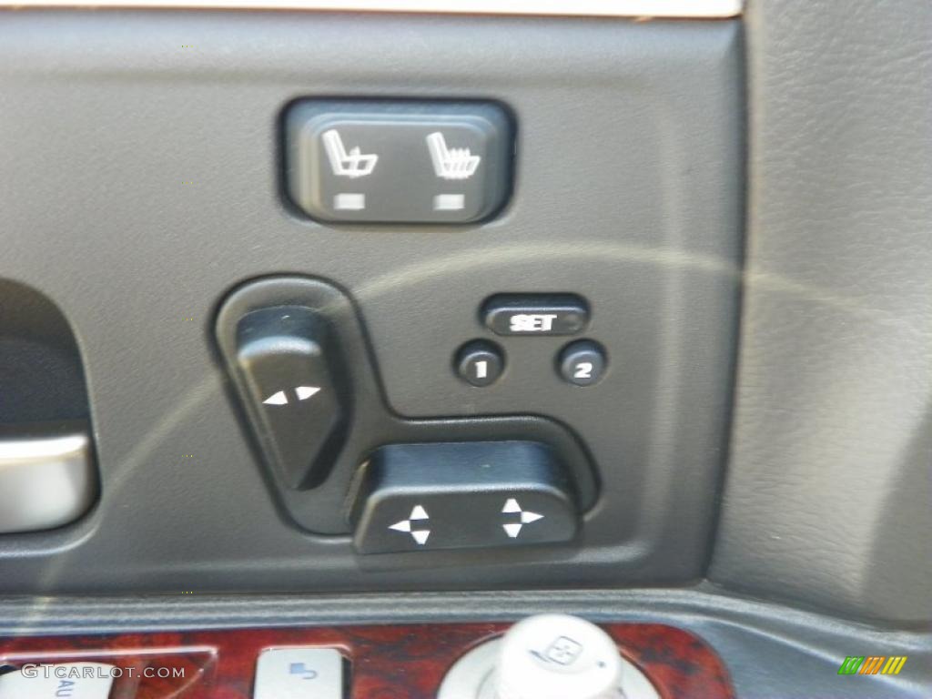 2010 Lincoln Town Car Signature Limited Controls Photo #49174916