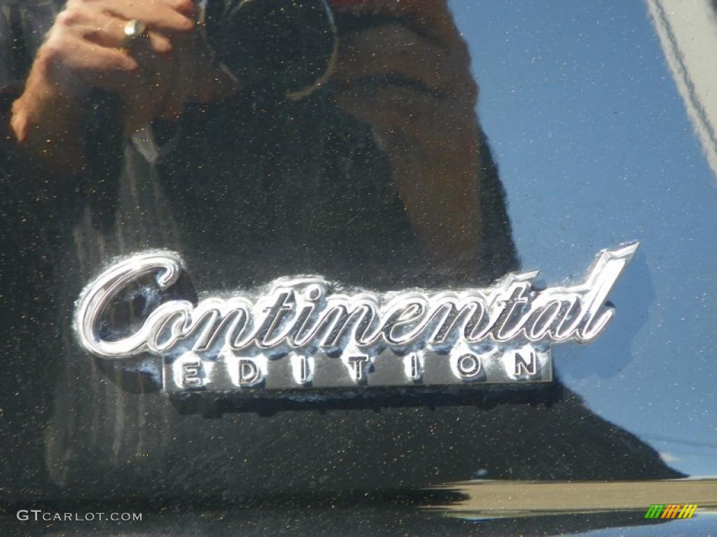 2010 Town Car Continental Edition - Black / Black photo #9
