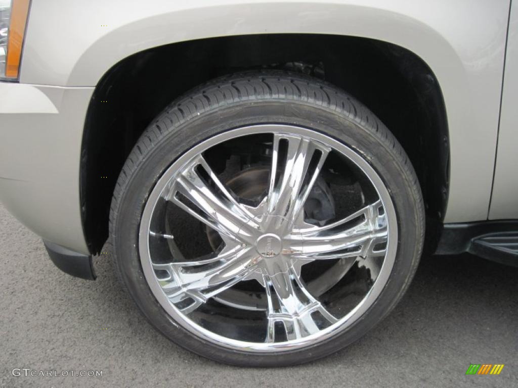 2009 Chevrolet Avalanche LS Custom Wheels Photo #49176146