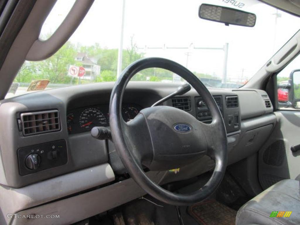 2004 F450 Super Duty XL Regular Cab 4x4 Chassis Stake Truck - Dark Toreador Red Metallic / Medium Flint photo #12