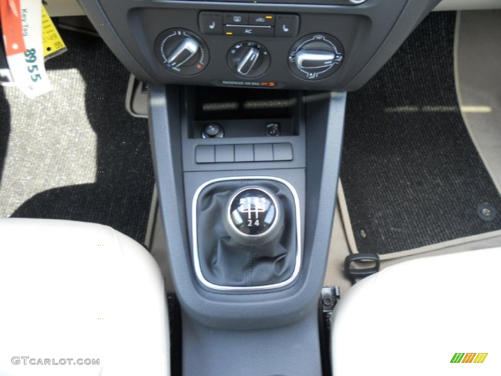 2011 Volkswagen Jetta SE Sedan 5 Speed Manual Transmission Photo #49177310