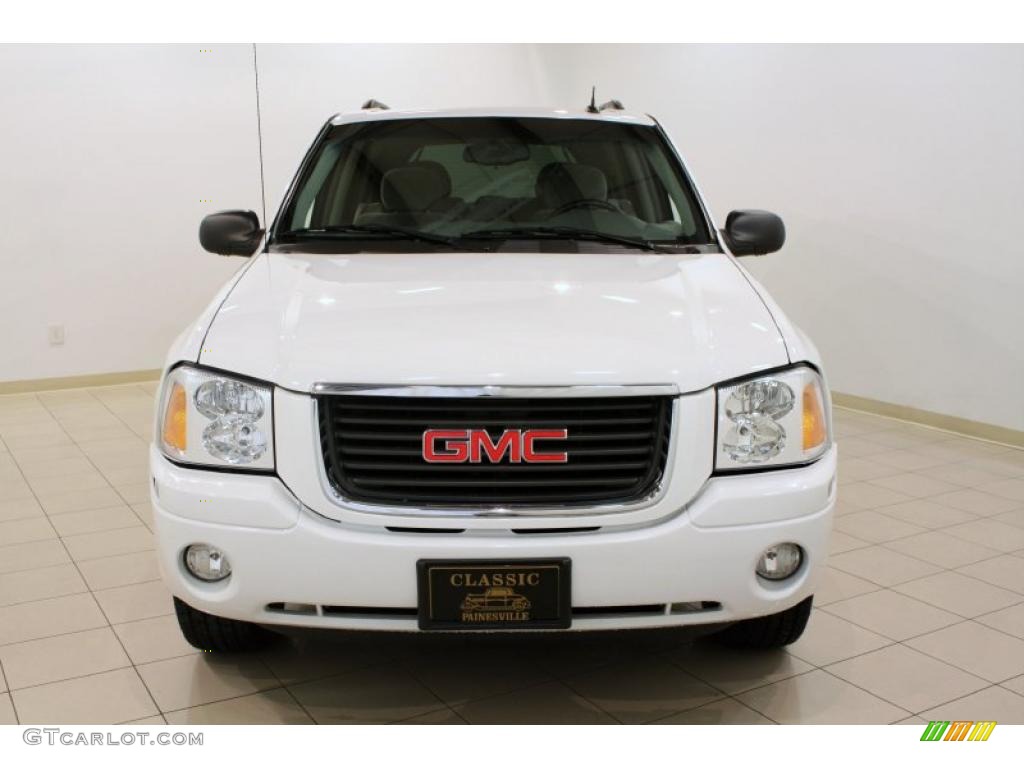 2005 Envoy SLE 4x4 - Summit White / Light Gray photo #2