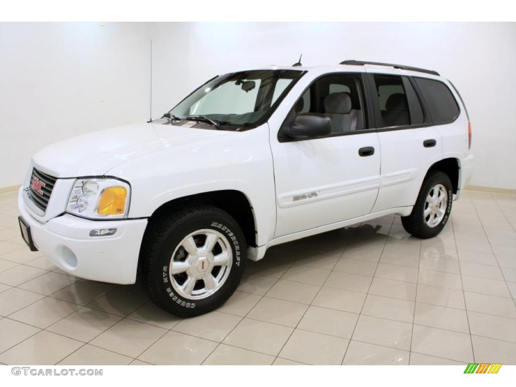 2005 Envoy SLE 4x4 - Summit White / Light Gray photo #3