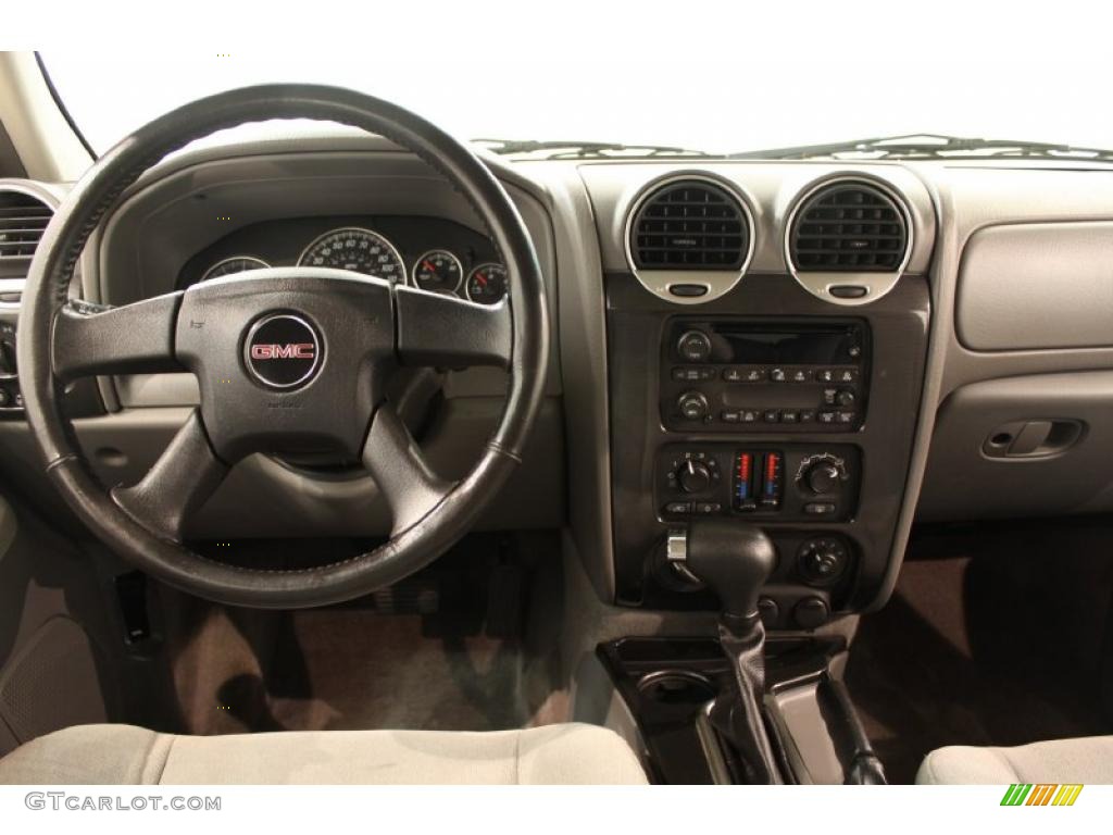2005 Envoy SLE 4x4 - Summit White / Light Gray photo #14