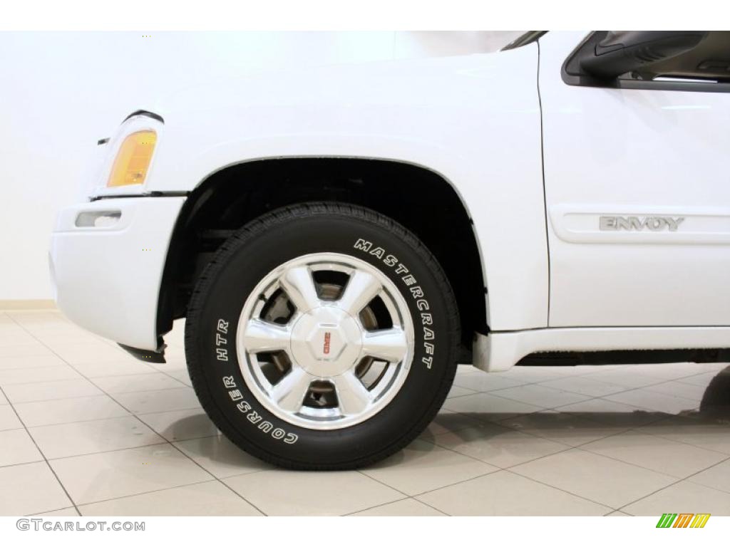 2005 Envoy SLE 4x4 - Summit White / Light Gray photo #17