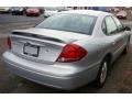 2004 Silver Frost Metallic Ford Taurus SEL Sedan  photo #9