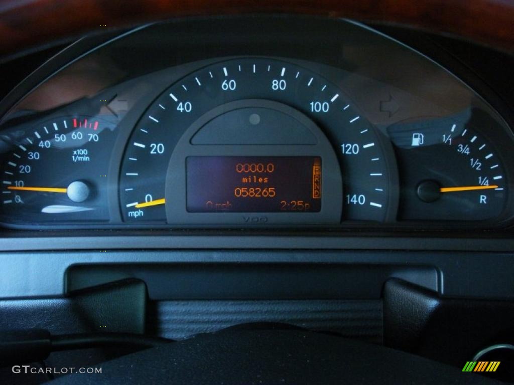 2002 Mercedes-Benz G 500 Gauges Photos