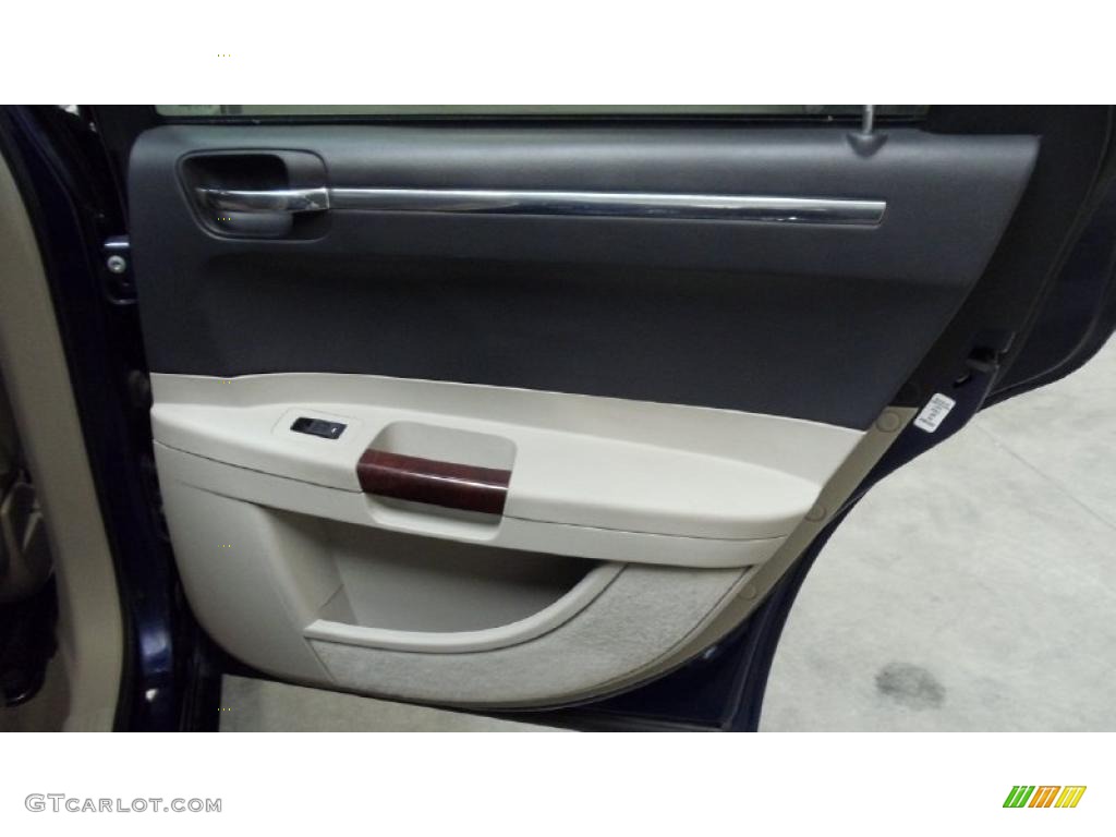 2006 300 C HEMI - Midnight Blue Pearlcoat / Dark Slate Gray/Light Graystone photo #27