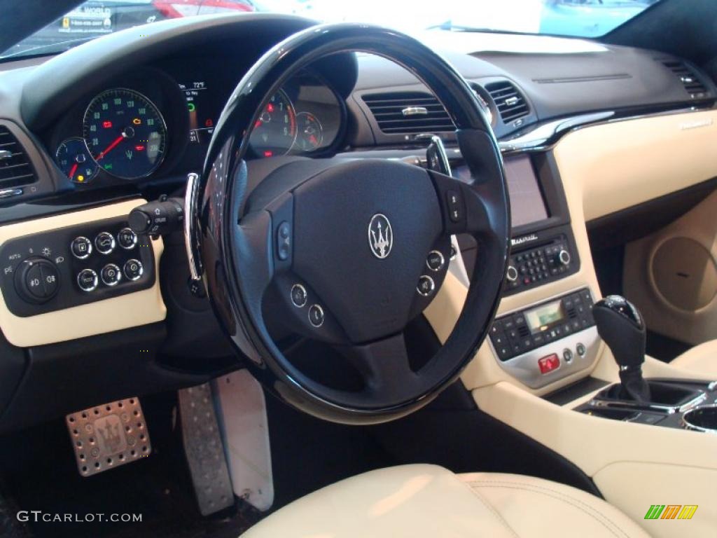 2011 Maserati GranTurismo S Avorio Dashboard Photo #49183139