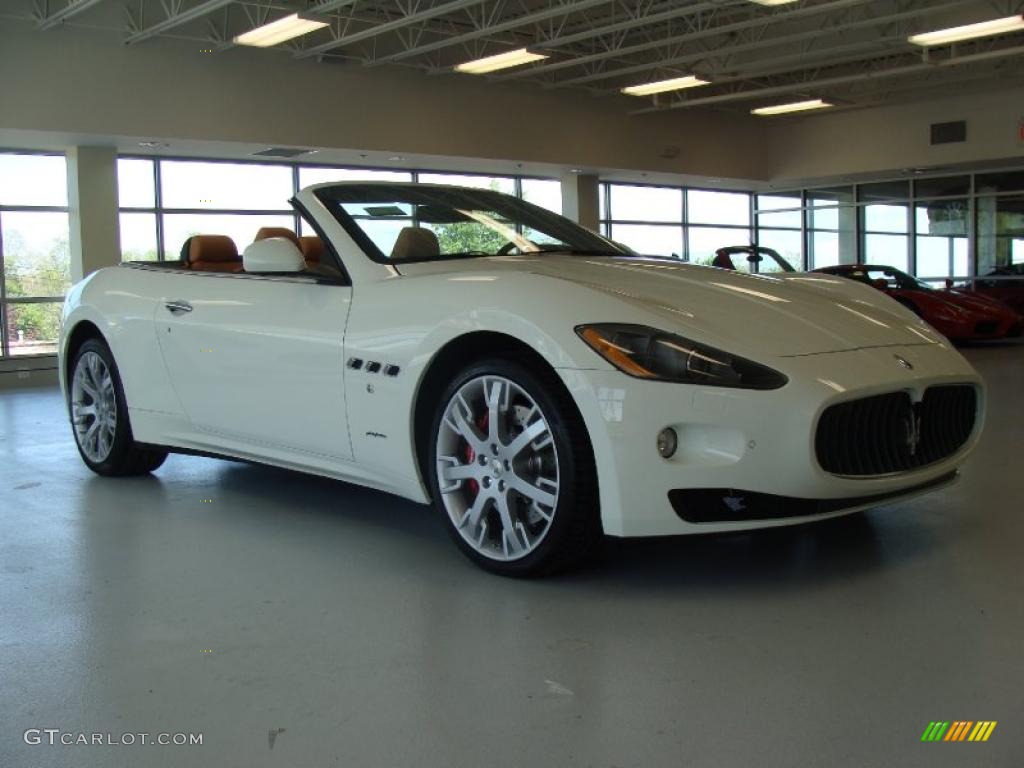 Bianco Eldorado (White) 2011 Maserati GranTurismo Convertible GranCabrio Exterior Photo #49183313
