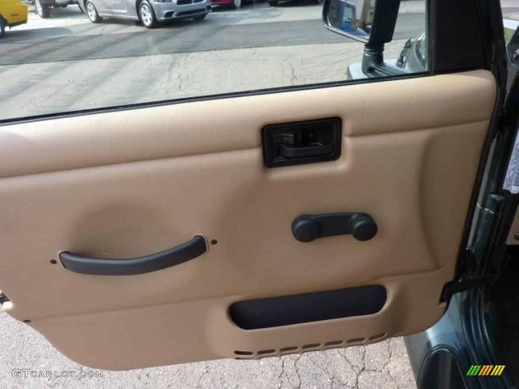 2002 Jeep Wrangler Sahara 4x4 Camel Beige/Dark Green Door Panel Photo #49183889