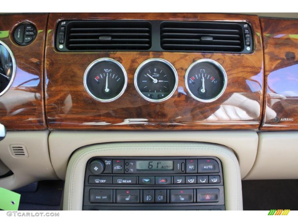 2004 Jaguar XK XK8 Convertible Controls Photo #49185734