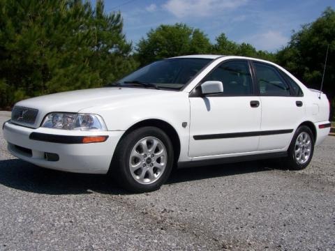 2002 Volvo S40 1.9T Data, Info and Specs