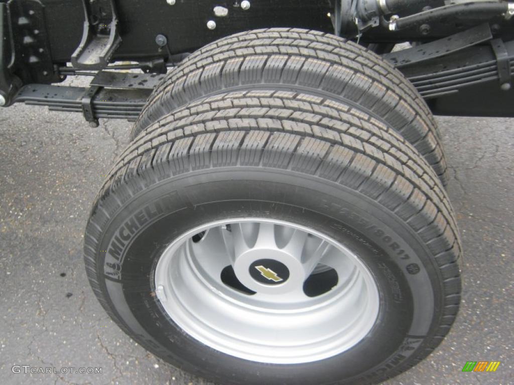 2011 Chevrolet Silverado 3500HD Regular Cab 4x4 Chassis Wheel Photo #49188851