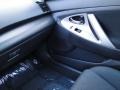 Super White - Camry SE Photo No. 23