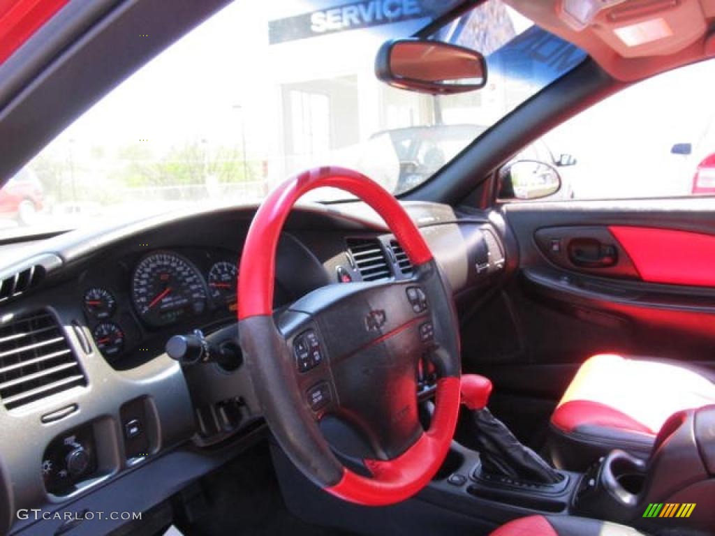 2000 Chevrolet Monte Carlo Limited Edition Pace Car SS Red/Ebony Steering Wheel Photo #49192623