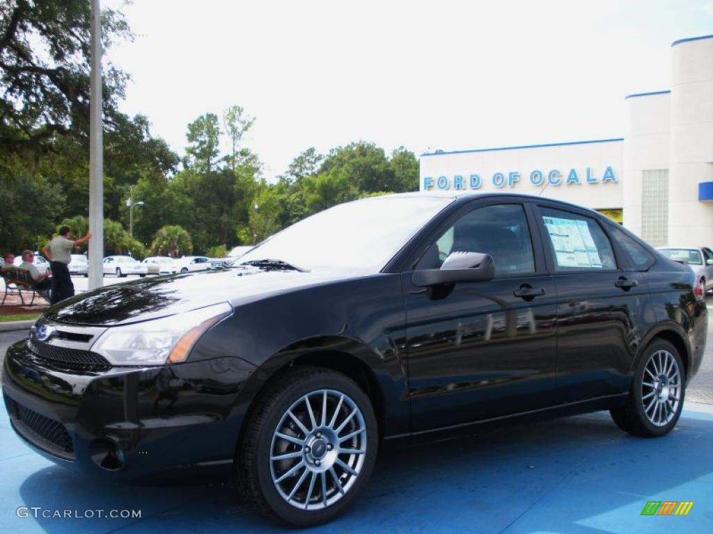 2011 Focus SES Sedan - Ebony Black / Charcoal Black photo #1