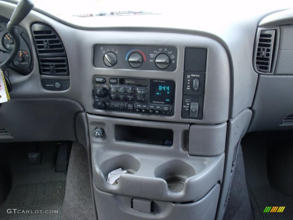 1997 Chevrolet Astro LS Passenger Van Controls Photo #49198598