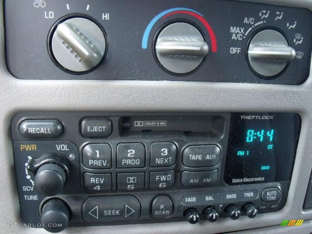 1997 Chevrolet Astro LS Passenger Van Controls Photo #49198640