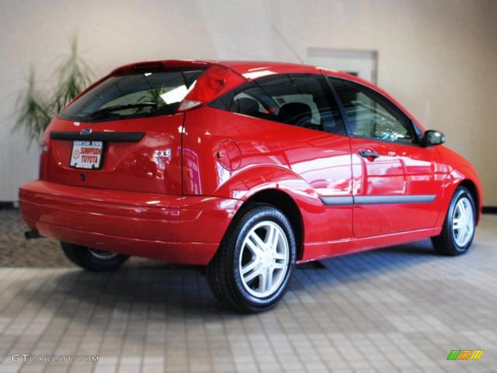 2004 Focus ZX3 Coupe - Infra-Red / Black photo #6