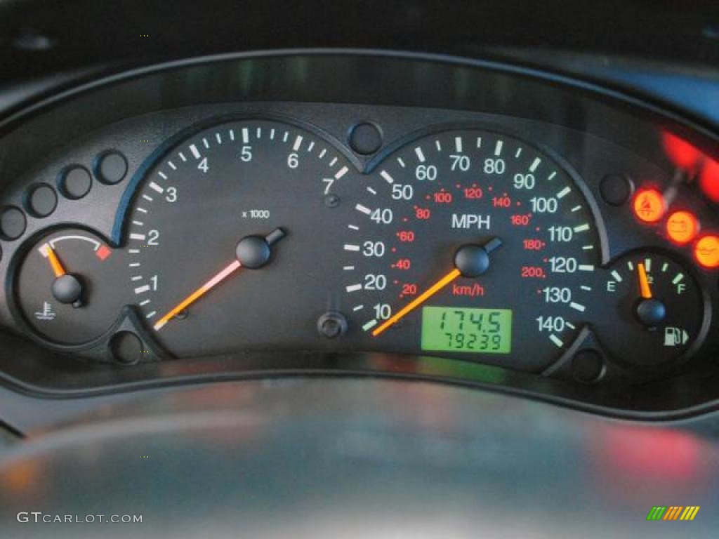 2004 Focus ZX3 Coupe - Infra-Red / Black photo #13