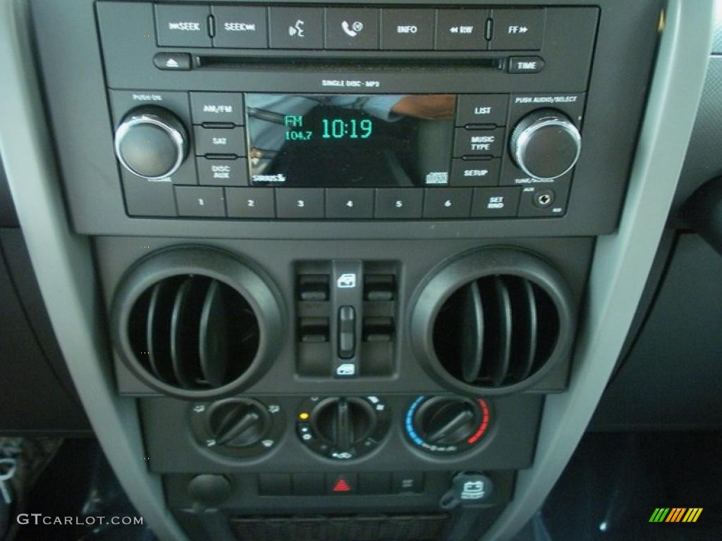 2009 Jeep Wrangler Unlimited X 4x4 Controls Photo #49199534