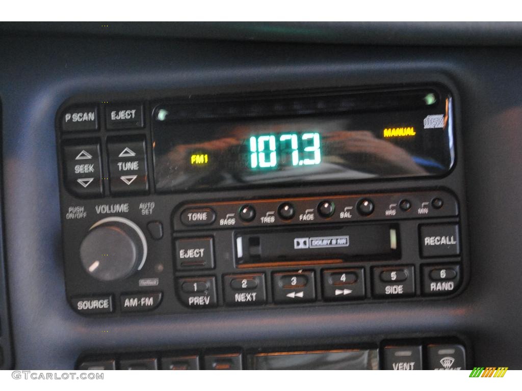 1999 Buick Park Avenue Standard Park Avenue Model Controls Photo #49200599