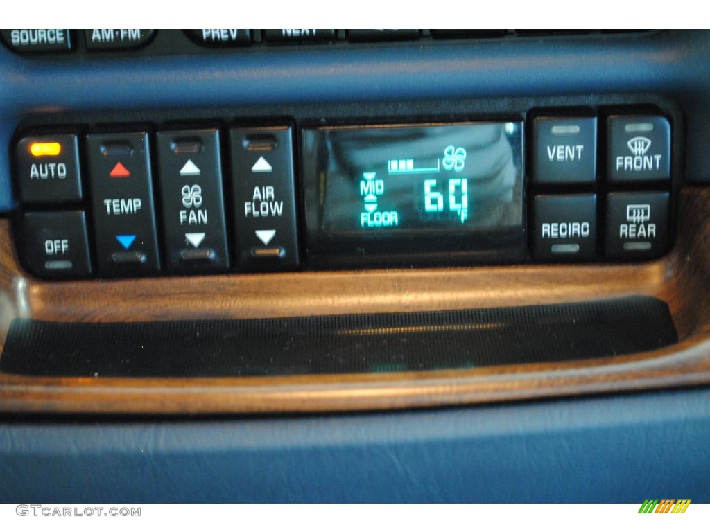 1999 Buick Park Avenue Standard Park Avenue Model Controls Photo #49200605