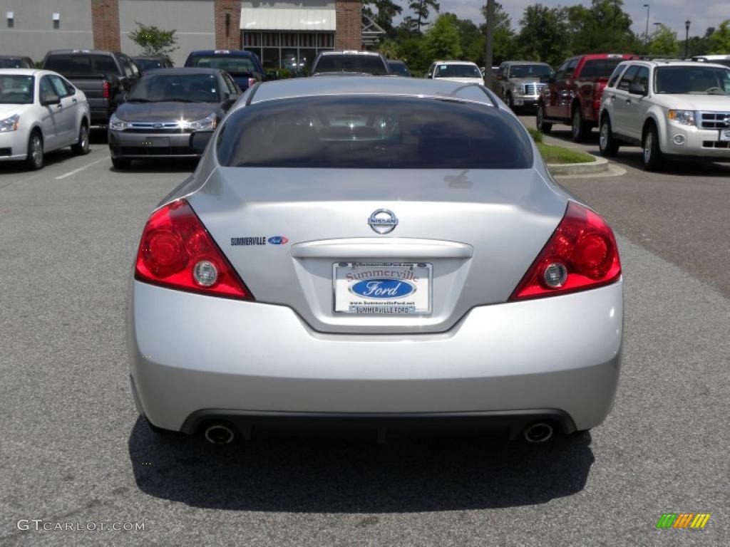 2008 Altima 2.5 S Coupe - Radiant Silver Metallic / Charcoal photo #12