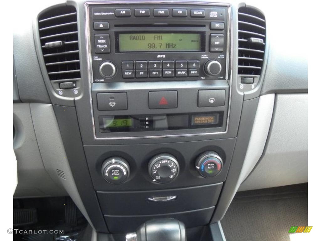 2007 Sorento LX - White / Gray photo #19