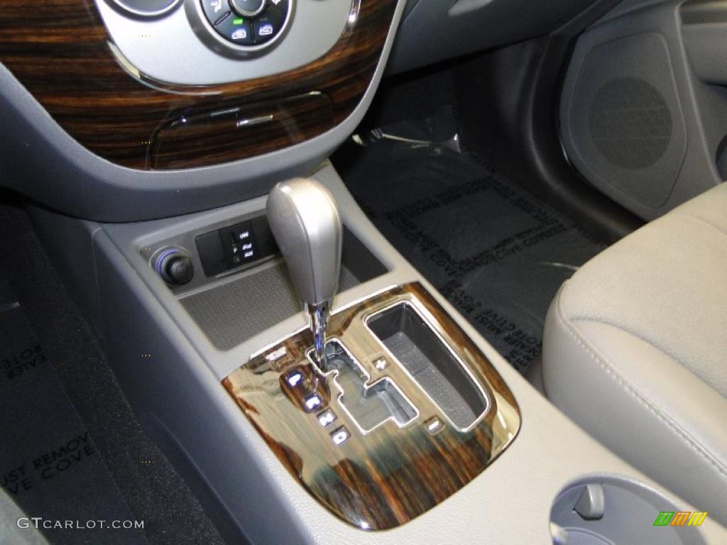 2010 Hyundai Santa Fe SE Transmission Photos