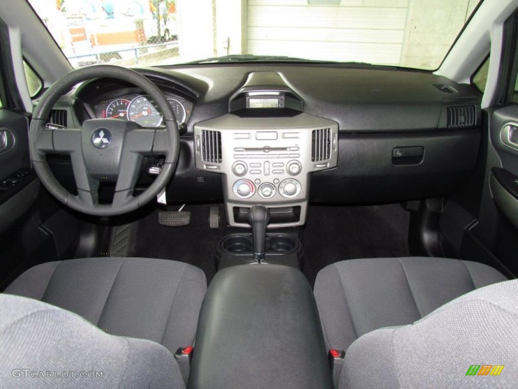 2004 Mitsubishi Endeavor LS AWD Charcoal Gray Dashboard Photo #49204907