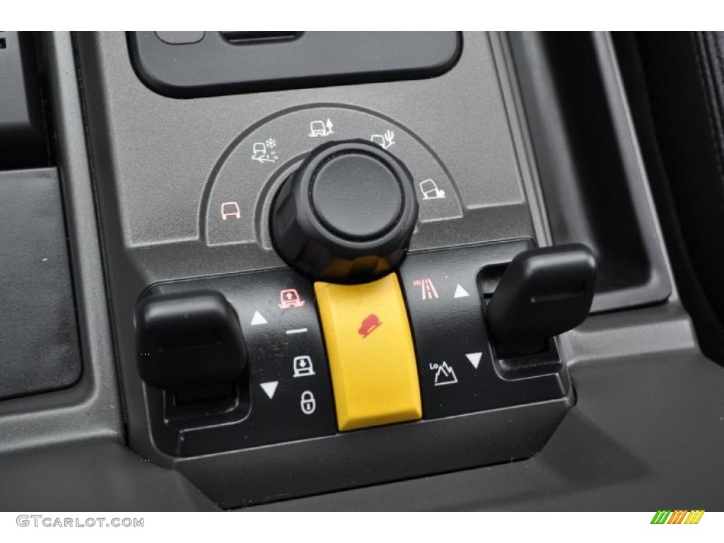 2006 Land Rover LR3 V8 SE Controls Photo #49205321