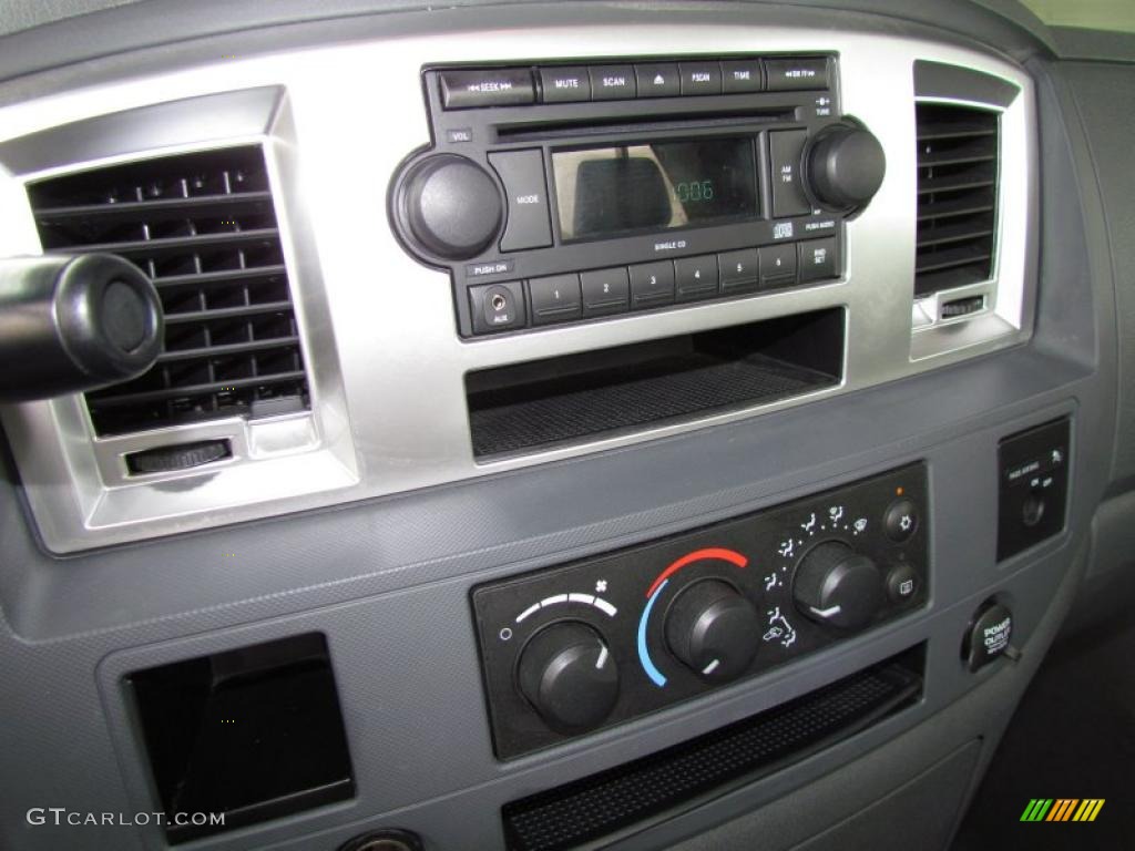2007 Dodge Ram 1500 SLT Regular Cab Controls Photo #49206839